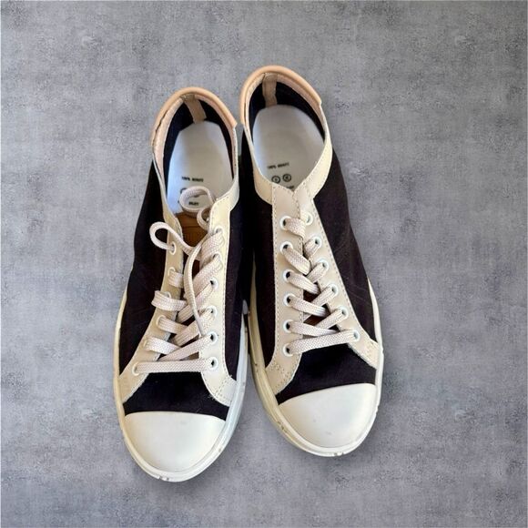 SCHUTZ Black and White Womans Sneakers. Size 10. - Picture 2 of 6